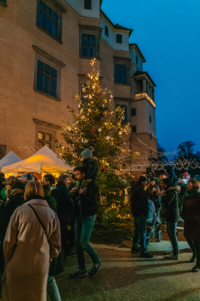 Vánoční trhy na zámku Blatná. Zdroj: Zámek Blatná.